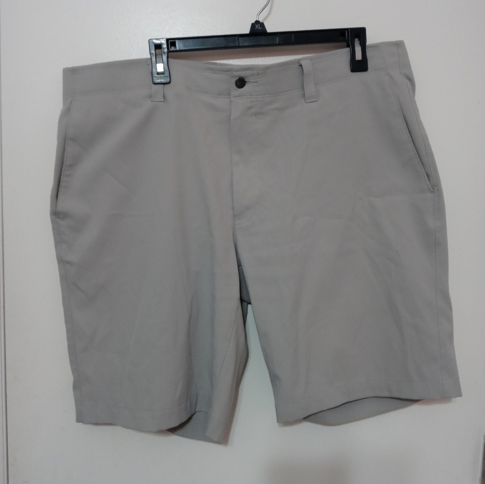 Callaway Men's Gray Stretch Golf Shorts with Pockets embroidered Logo size 38